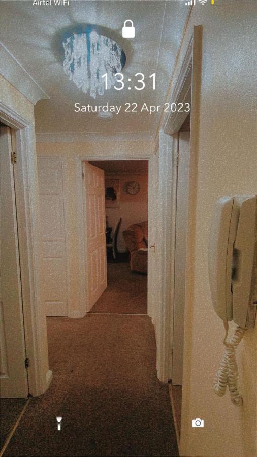 Lovely 2 Bed Flat/Apt In East London- Nice Estate. Dagenham Exterior foto